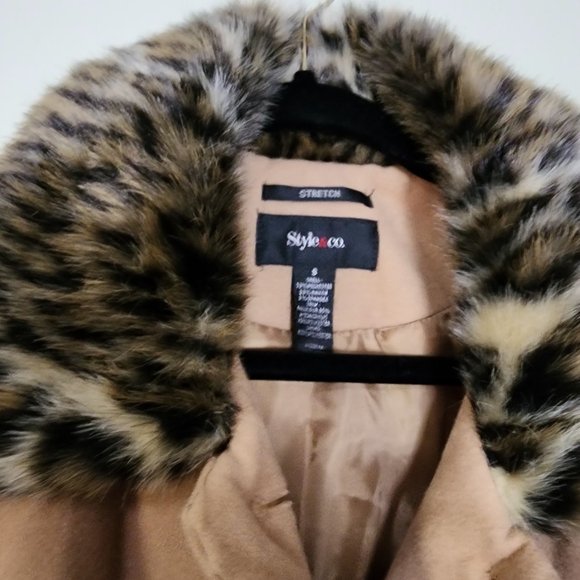 Style & Co ladies pea coat with faux fur animal print - Picture 5 of 11